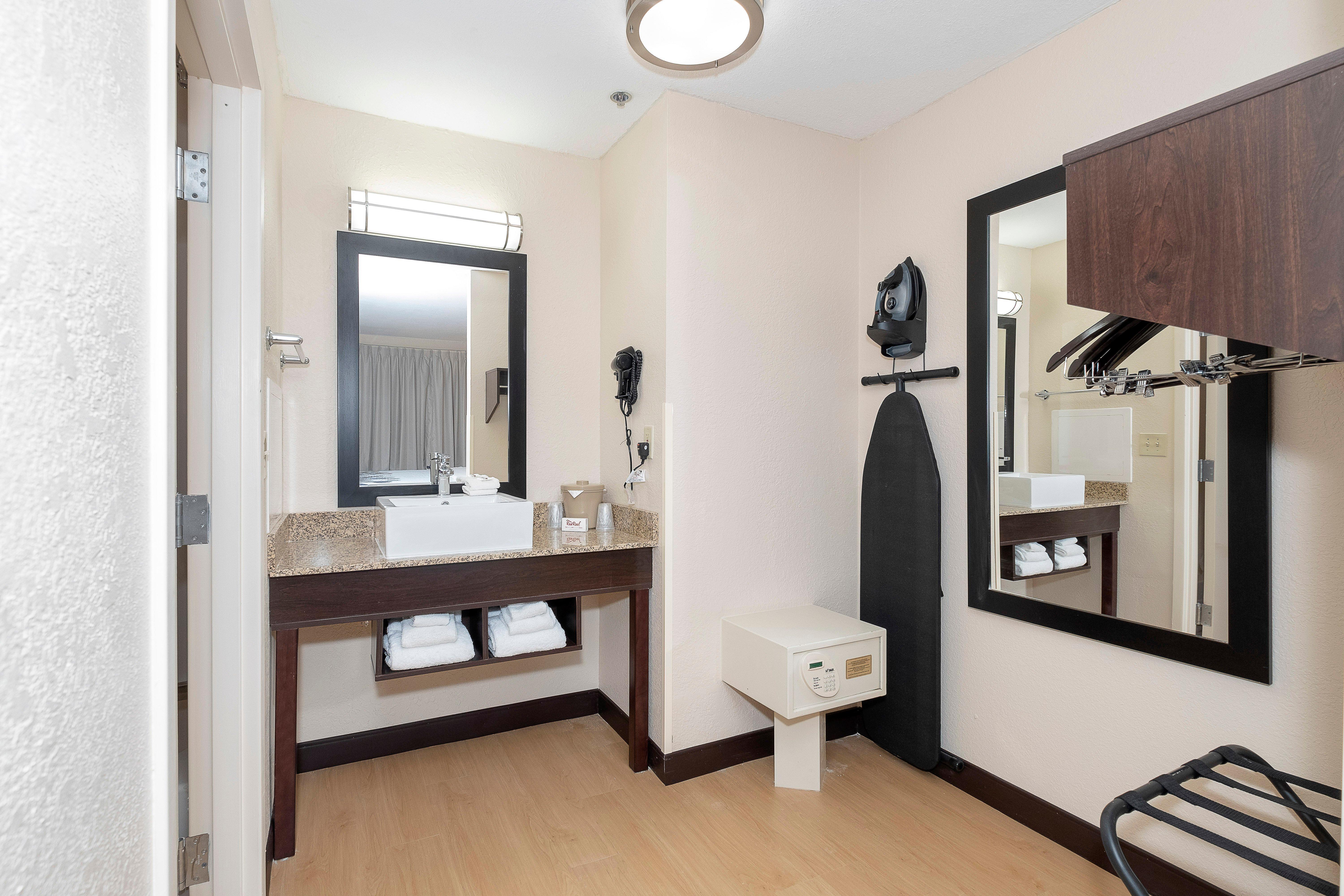 Red Roof Inn Plus+ Jacksonville - Southpoint Екстериор снимка