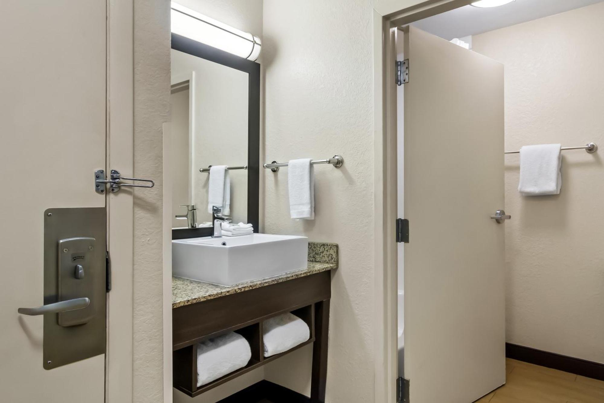 Red Roof Inn Plus+ Jacksonville - Southpoint Екстериор снимка