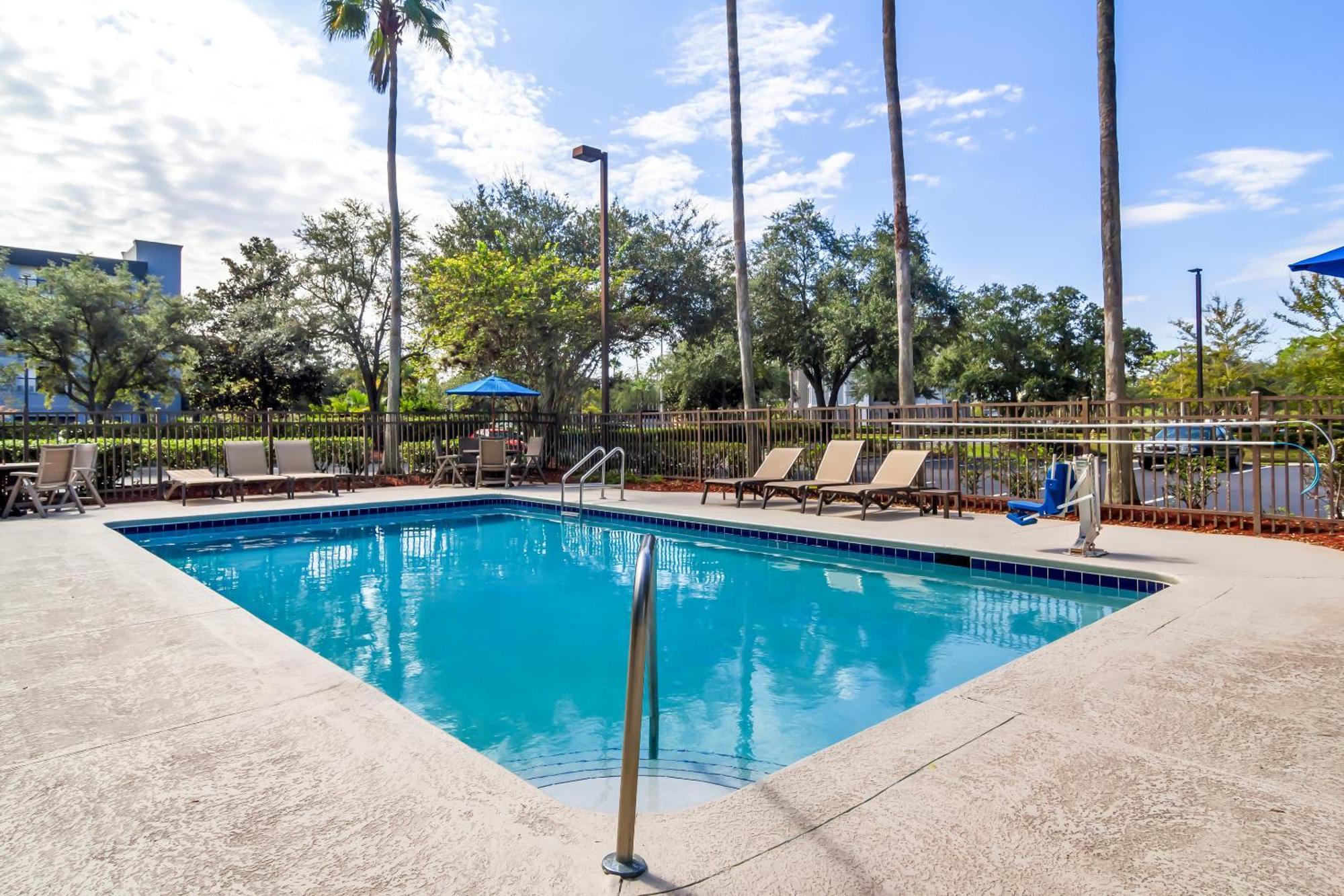 Red Roof Inn Plus+ Jacksonville - Southpoint Екстериор снимка